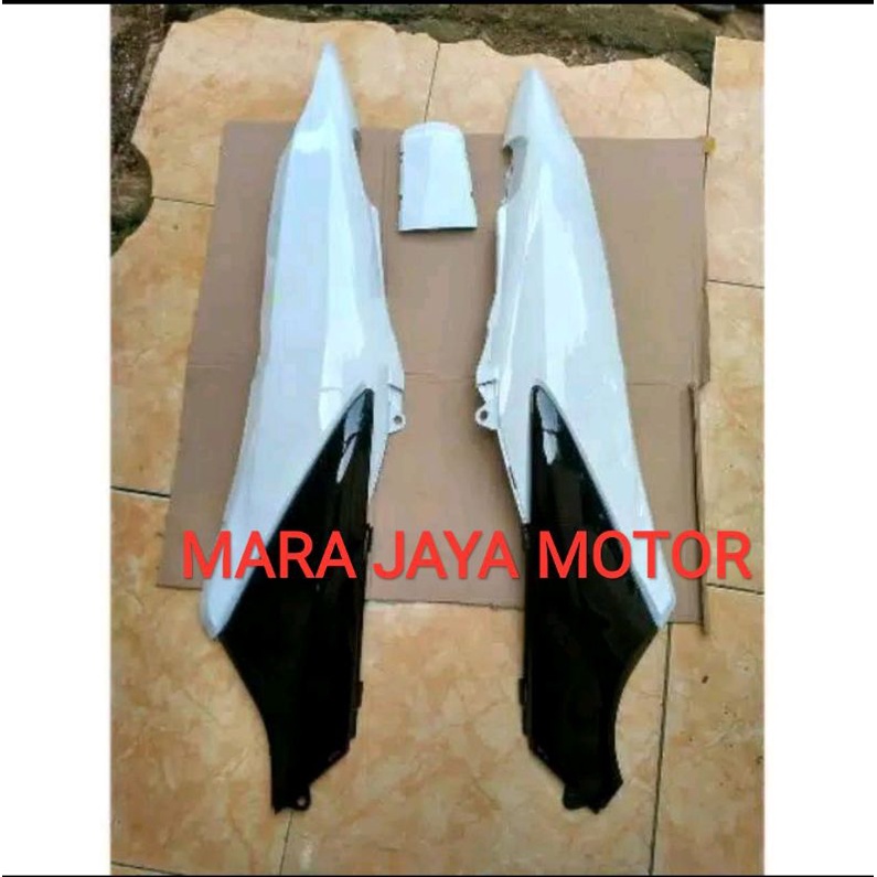 cover body belakang plus sambungan body supra x 125 batman putih
