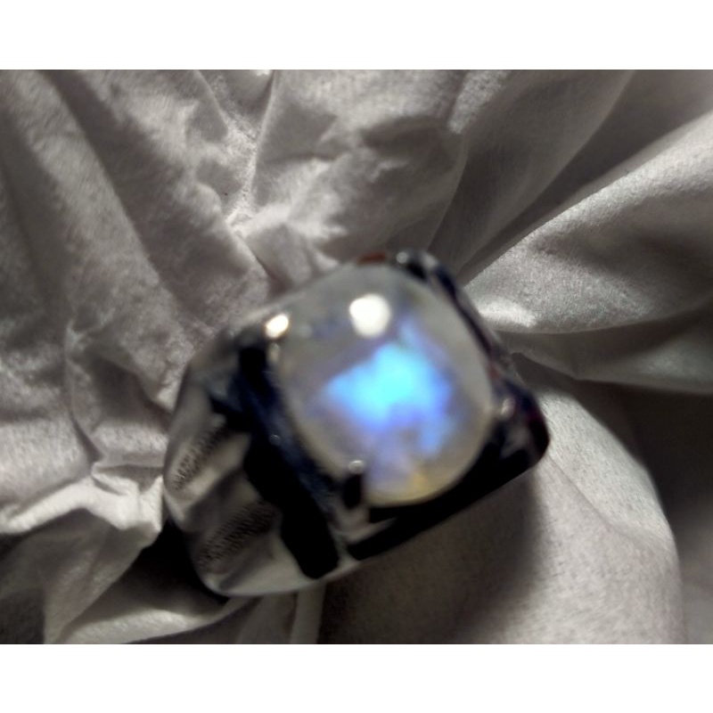 Batu permata duri bulan air laut