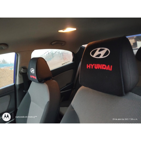 1 / 2PCS Bantal Leher Bahan Kulit PU Dapat Disesuaikan Untuk Hyundai Sonata Elantra Tucson Creta Santa I30 Ix35 Ix40 IX20 Ix25