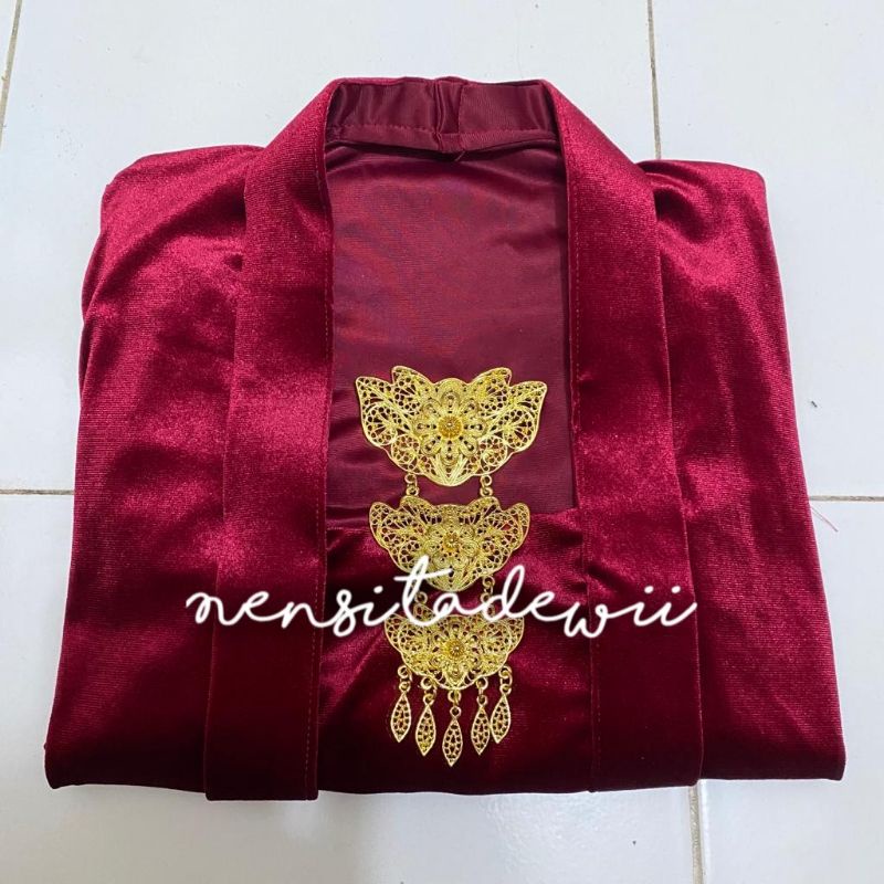 Set Kebaya + Beskap Model Solo / Nuansa Merah Maroon