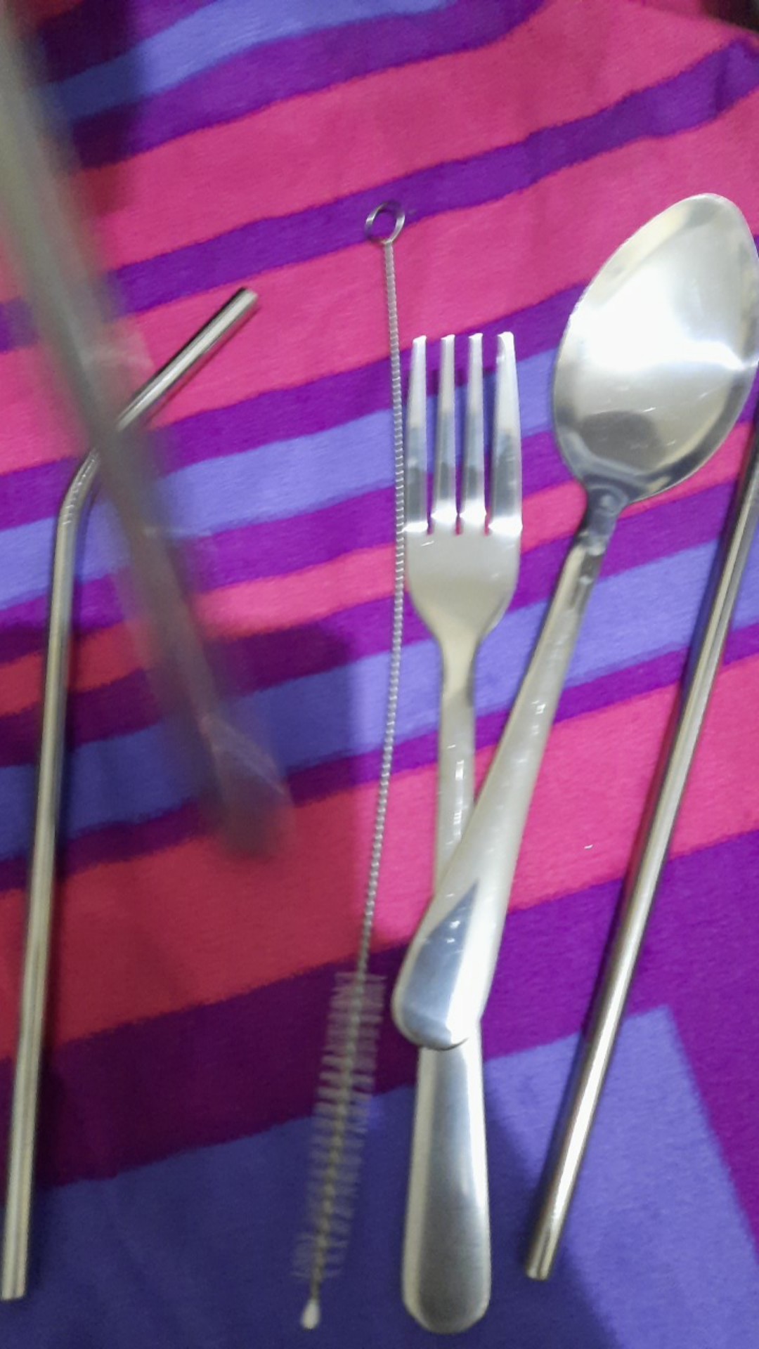 Sendok Garpu Dan Sedotan Stainless