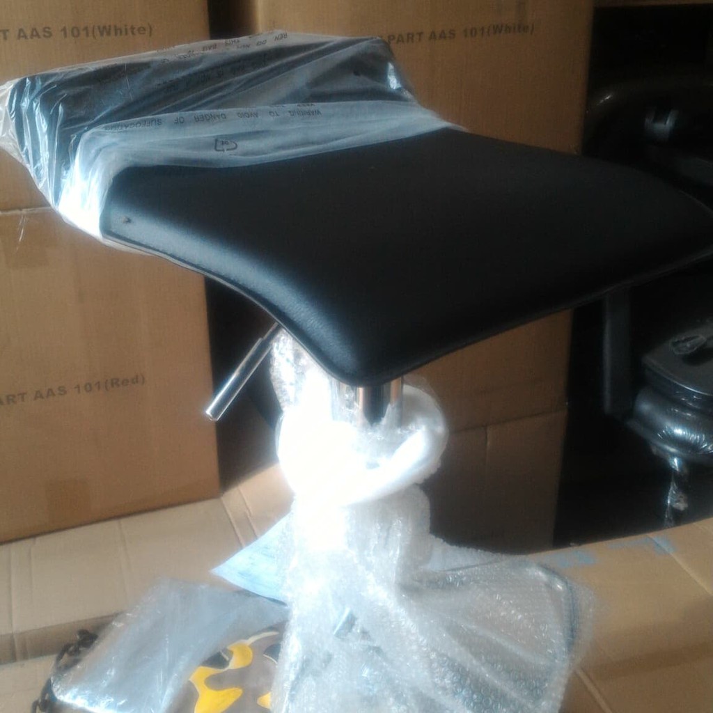 Kursi bar stool putih kursi pameran barstool kursi cafe resto kafe