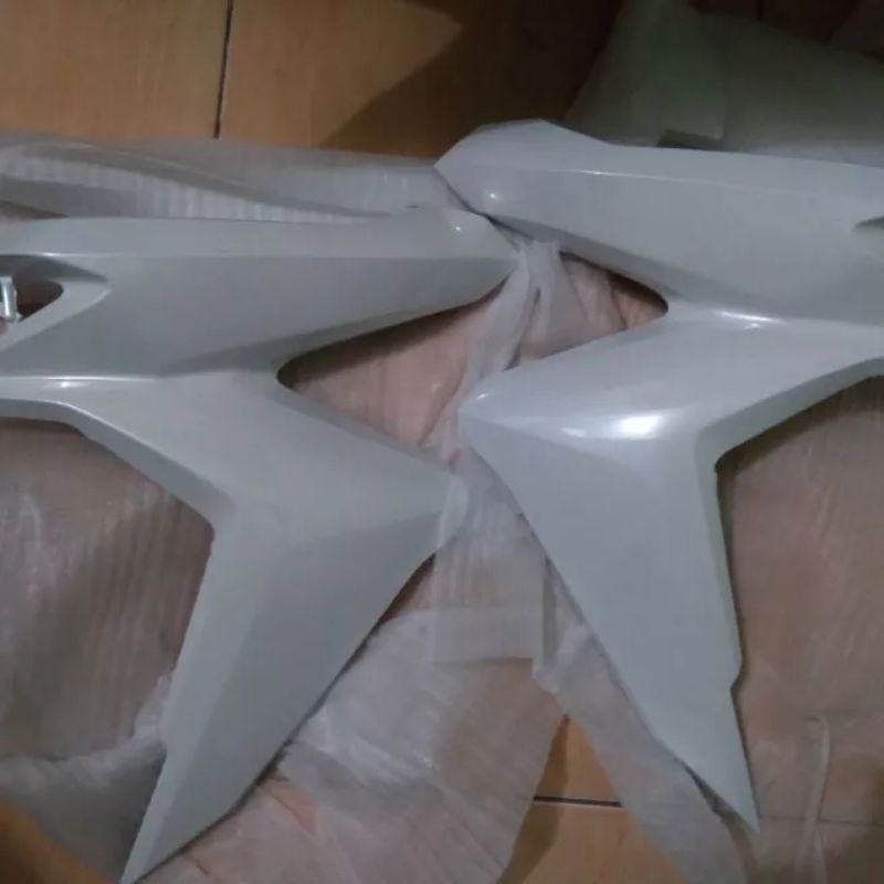 cover body sayap depan front sayap depan tebeng depan vario new 125 vario new 150 set kanan dan kiri