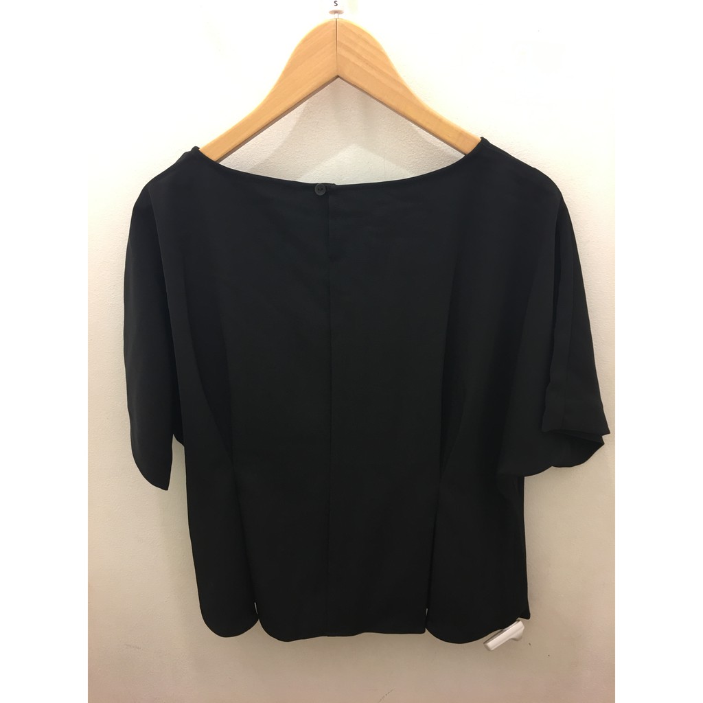 Uniqlo Women T Blus Drape Lengan Pendek