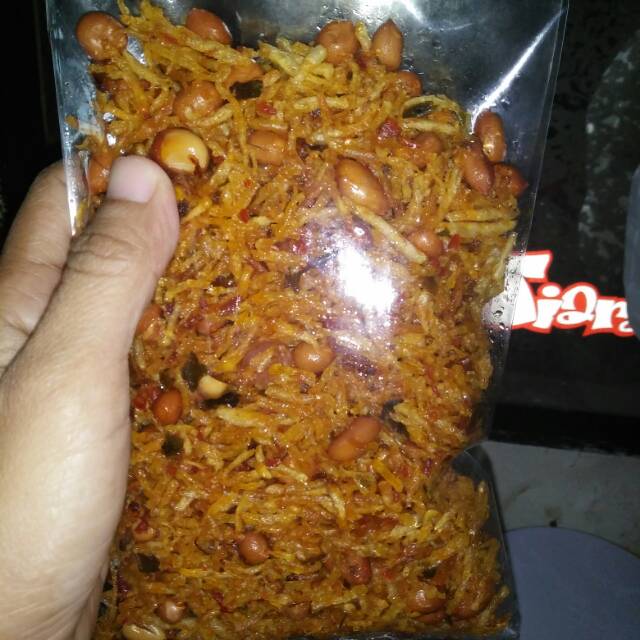 

Kentang kacang kering balado( kentang mustofa)