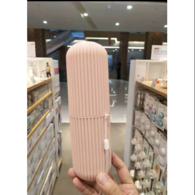MINISO TOOTHBRUSH TRAVEL HOLDER