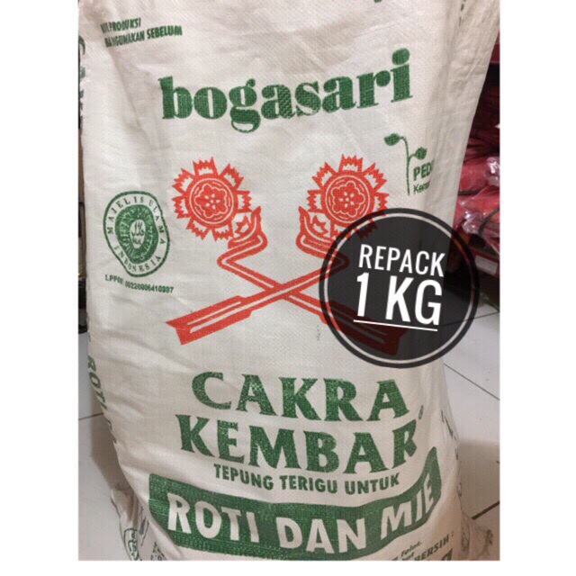 

cs777vv Tepung Terigu Cakra Kembar Bogasari Repack 1Kg Da01D100