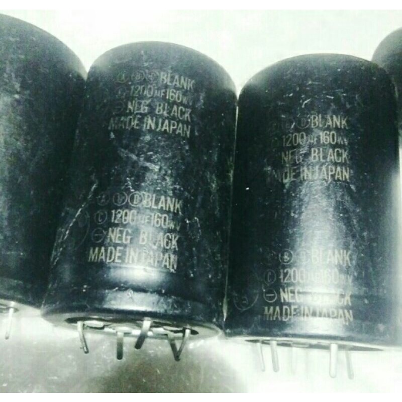 capacitor. nichicon :A .B. D - BLANK C : 1200uf - 160wv- : NEG BLACK MADE IN JAPAN