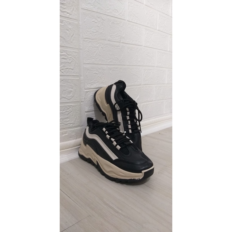 BS / Sepatu Sneaker Wanita Premium Hitam Beige 245