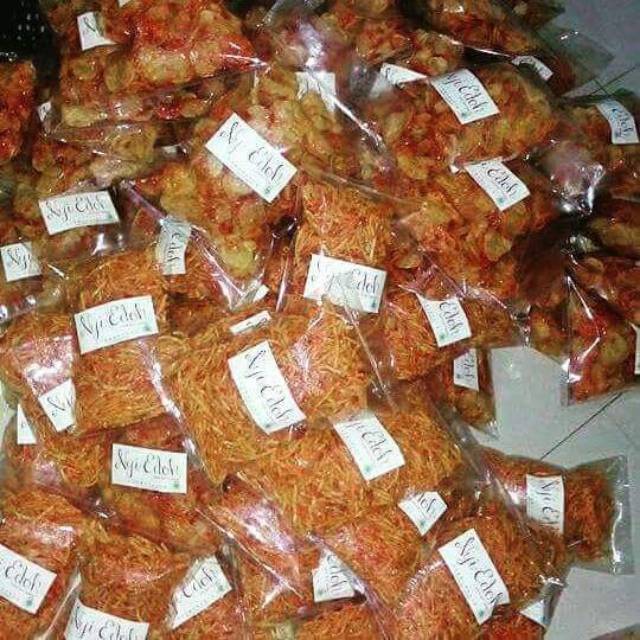 

Keripik kentang dan Mustopa