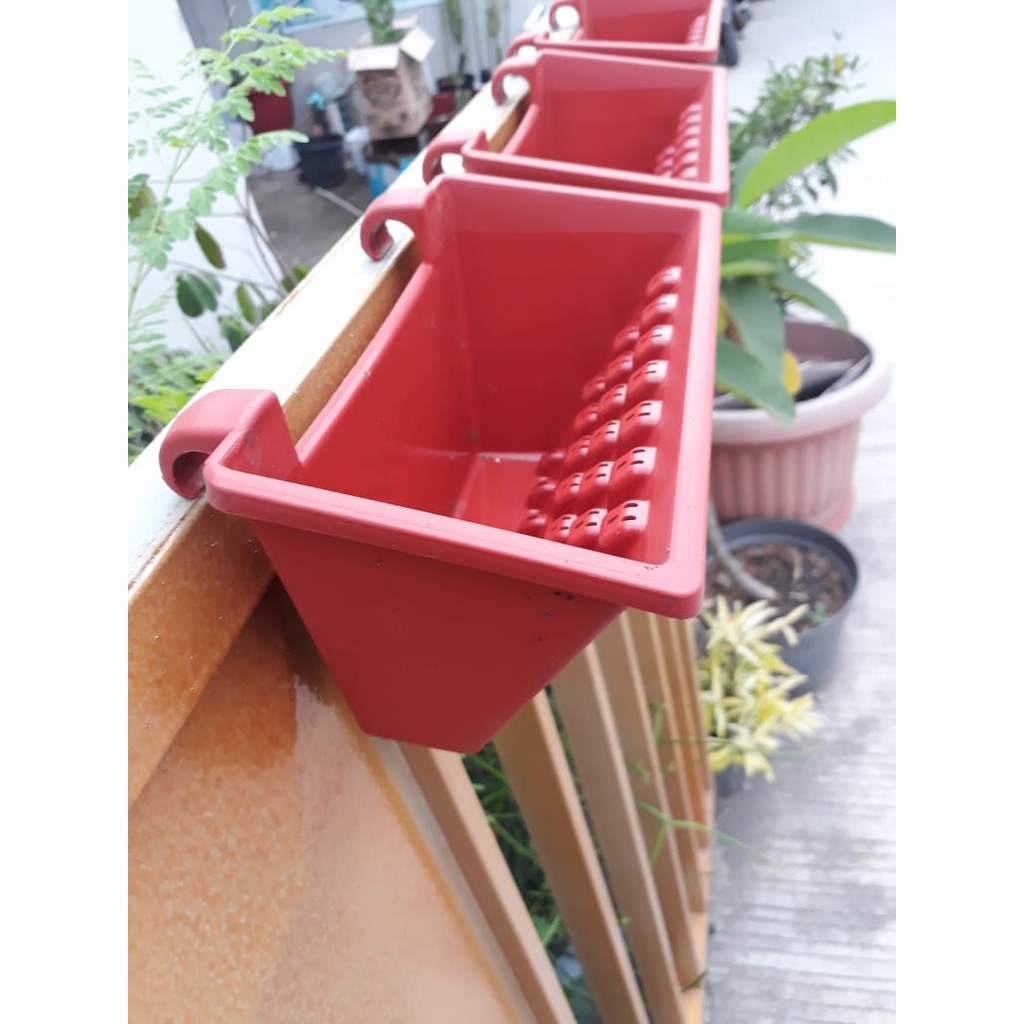 Pot Gantung Argo 01 Merah 21 Cm Pot Plastik Bunga Merah