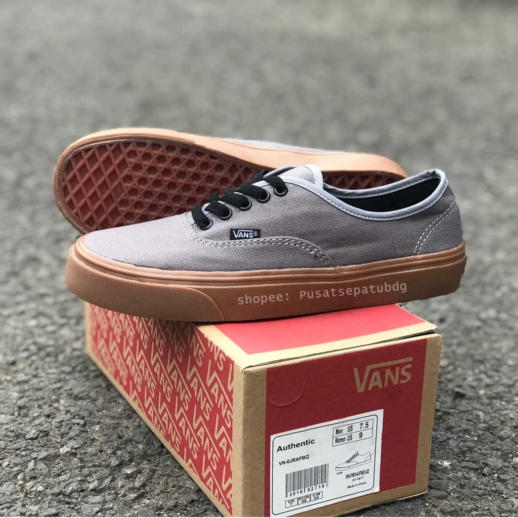 VANS AUTHENTIC BLACK GUM WAFFLE DT