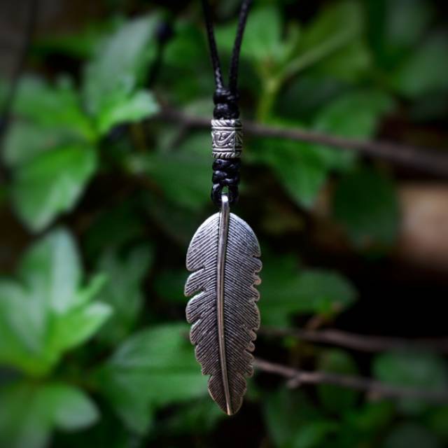 Kalung Titanium Pria Wanita Unisex Necklace Cowok Keren Bulu Feathers Silver