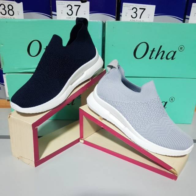 OTHA SEPATU H271