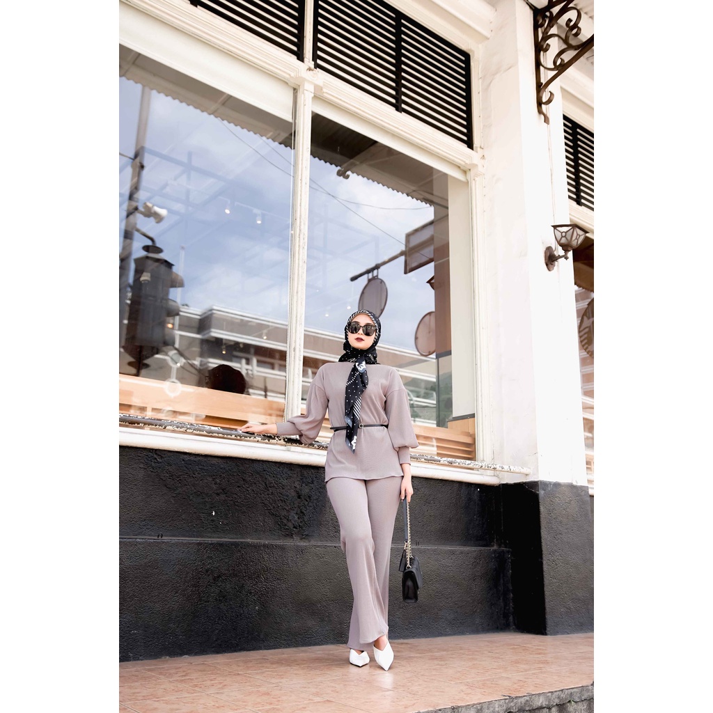 Alunicorn - Zaara Pleats -  Blouse Wanita - Pants Wanita-Oneset Creamy