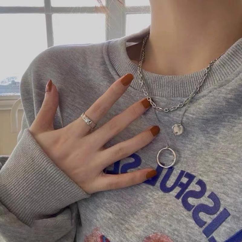 Kalung Liontin Lingkaran Geometris Berlapis Ganda Yang Modis Rantai Klavikula Rantai Logam Hip Hop Rumbai Hadiah Perhiasan Wanita