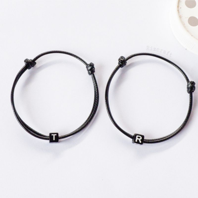 (Min Order 10rb bisa Mix gelang Lain) Gelang Inisial Huruf KOTAK HITAM Bisa Couple DITALI 2 Tali Waterproof