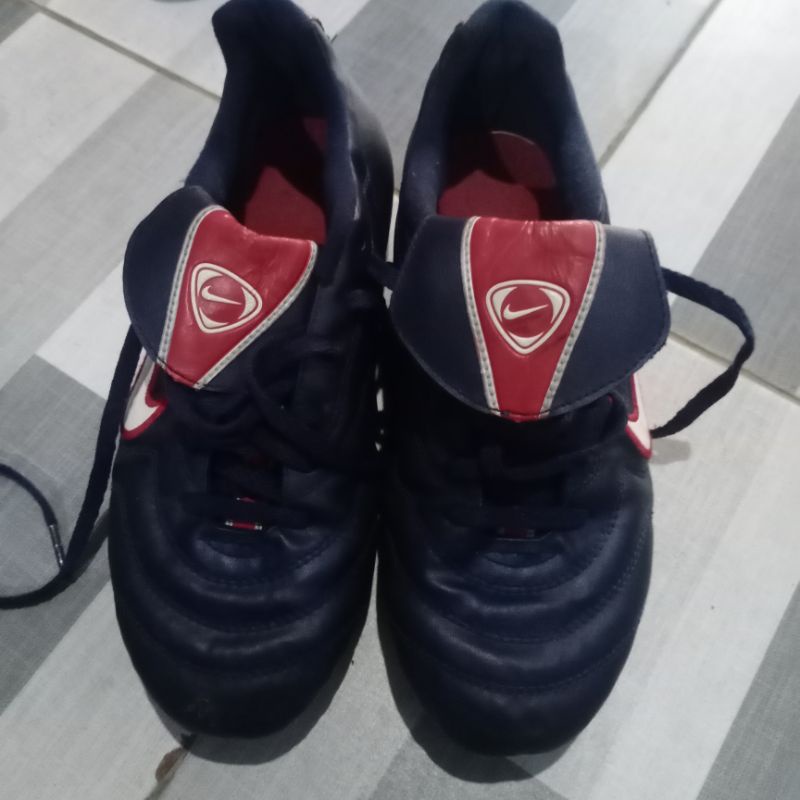 sepatu bola bekas second original