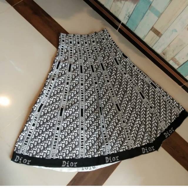 Rok rajut dior