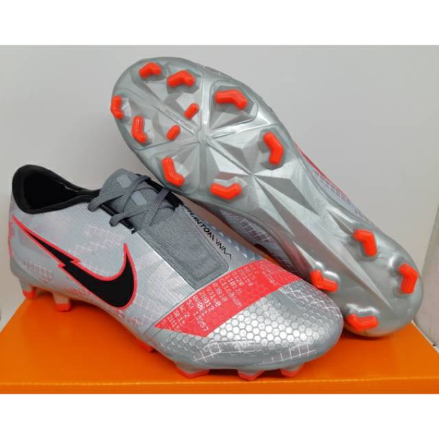 sepatu bola nike phantom