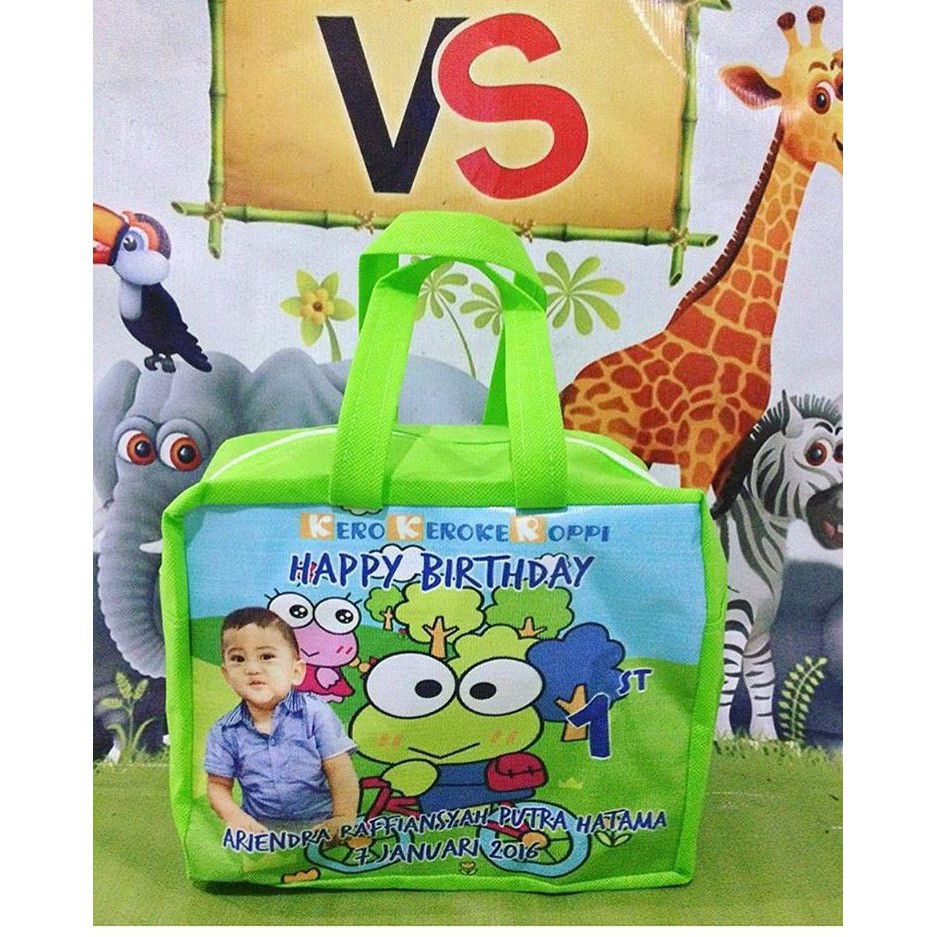 

Tas Ultah Anak Keropi / Tas Souvenir Resleting / Tas Ulang Tahun Gambar keropi / Goodiebag keropi