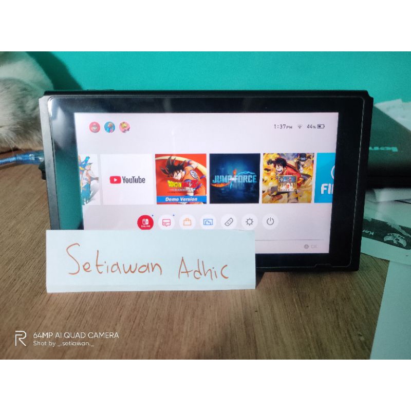 Nintendo switch v1 tablet only+controller