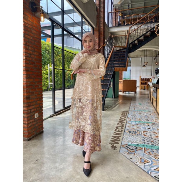 Setelan Kebaya Tunik  Rambat Panjang Modern Elisabet