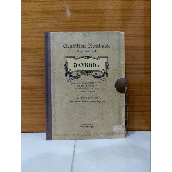 

Tradition Notebook dengan gembok dan kunci