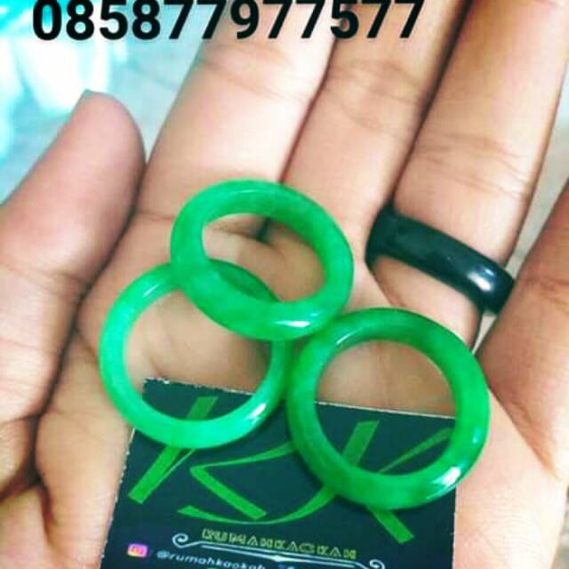 Cincin giok kalimantan hijau