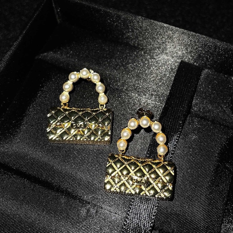 Retro Elegant Personalized Golden Girls' Bags Style Ear Studs