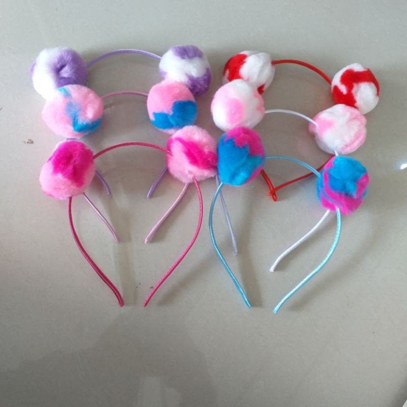 Bando bulu pom pom