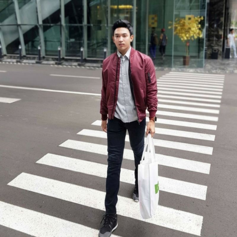 JAKET BOMBER POLOS TASLAN MAROON