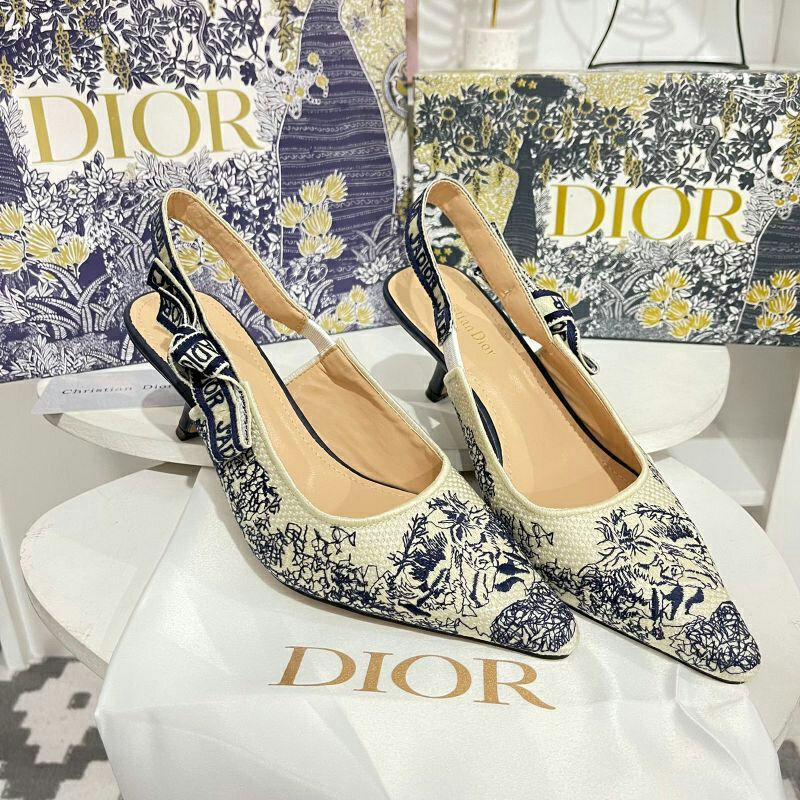 Sepatu heels wanita Dior free paperbag