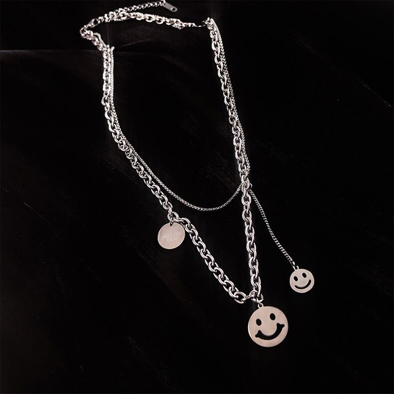 Fashion Hip Hop Smiley Face Liontin Baja Titanium Kalung Lapisan Ganda