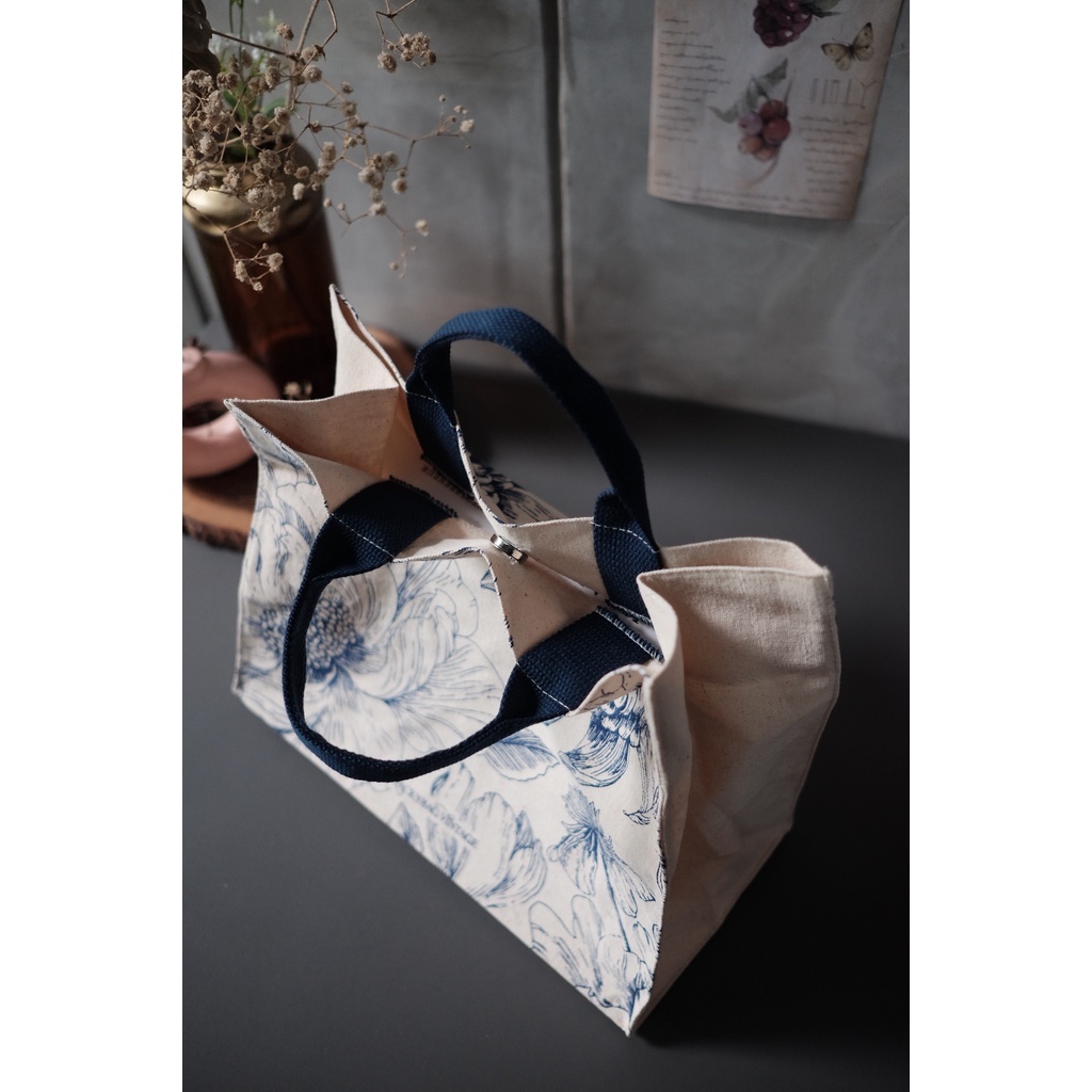 (READYSTOCK) TOILE DE JOUY PATTERNED TOTEBAG Canvass 30x14x25 cm // Tas Kanvas // Hampers bag