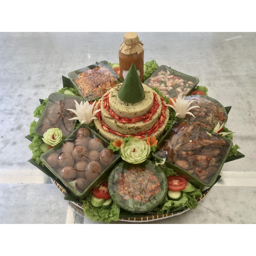 

Tumpeng komplit dengan berbagai variasi lauk. ENAK-HALAL-HIGIENIS