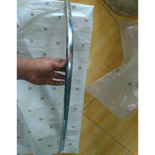 Garnish bumper belakang Honda Odyssey Kiri