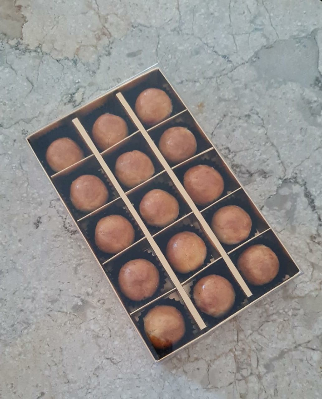 Box Coklat - Box Nastar Sekat 15 (3x5) Warna Emas