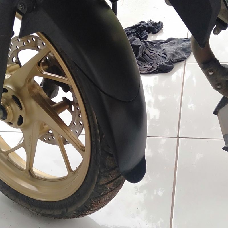 SAMBUNGAN SPAKBOR DEPAN CB150R NEW