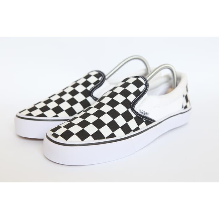 sepatu vans checker