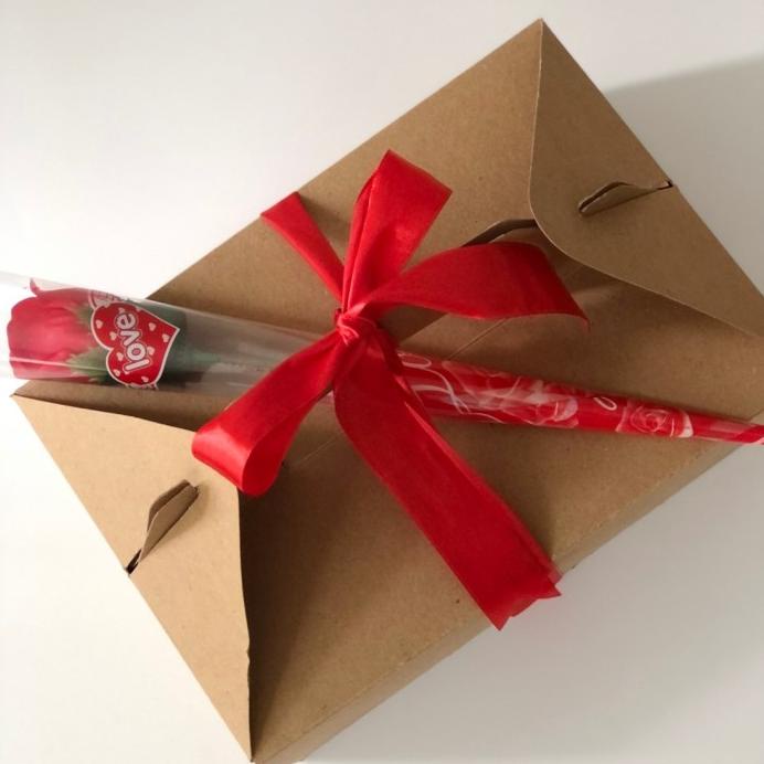

Valentine Gift / Box Valentine / Hadiah Valentine / Kado Valentine Diskon!! R33A