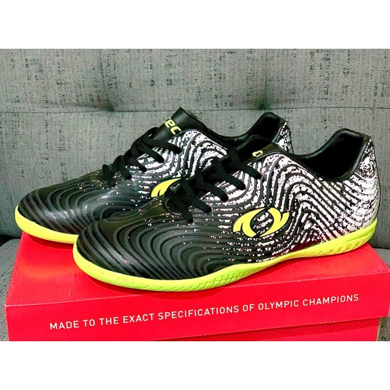 Astec sepatu bola ORI