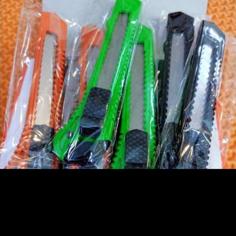 

pisau cutter besar