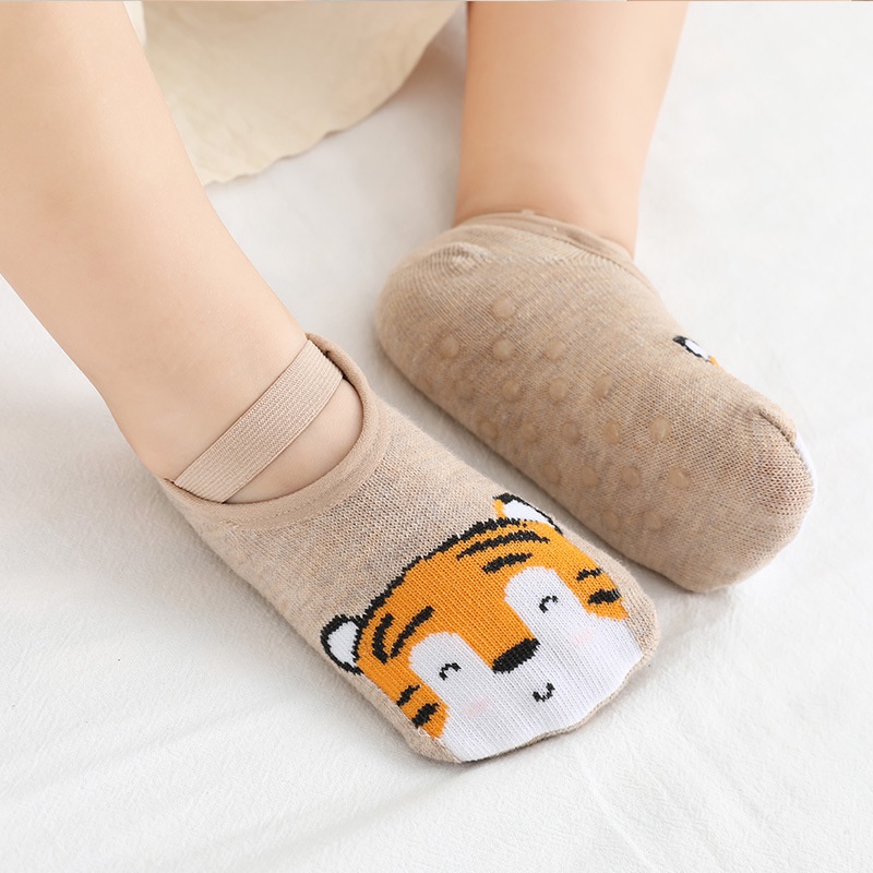 (Pimenova) Kaus kaki bayi anti selip / kaos kaki anak kartun yang lucu 0-3 Tahun