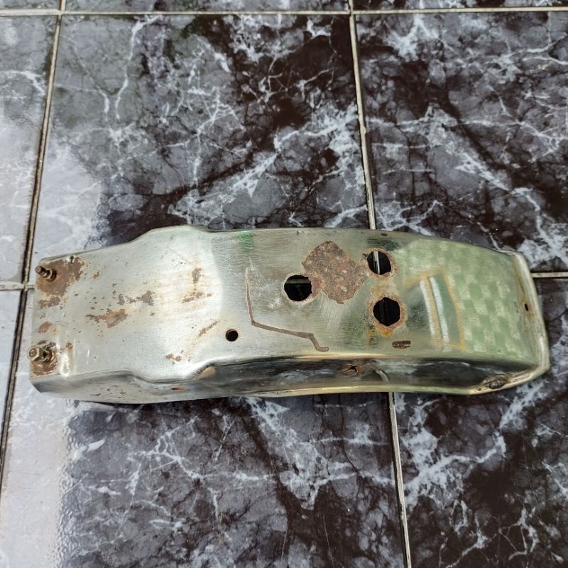 spakbor belakang besi Honda Win original