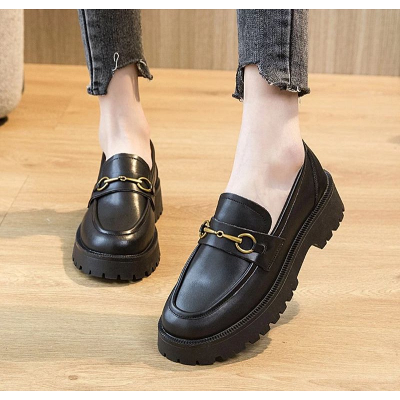 Sepatu Wanita Zaskia / Sepatu Docmart Wanita / Sepatu Loafers Wanita Trending / Bisa Cod