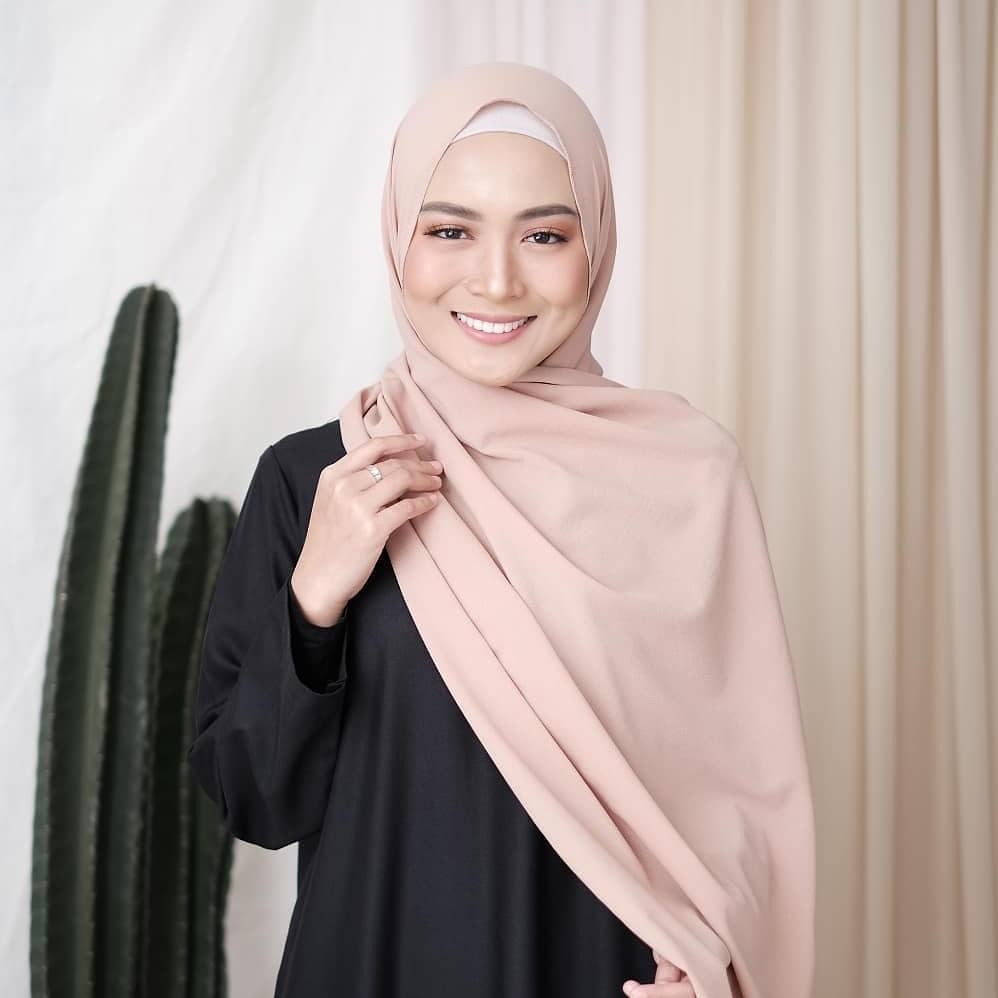 Hijab Pashmina Diamond 180x75 / Pashmina Diamond / Hijab / Pasmina-LATTE