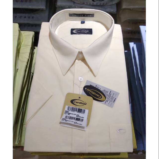 Kemeja Polos CARDINAL Lengan pendek