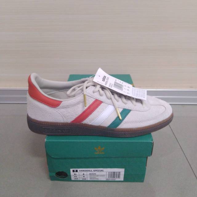 Adidas st Patrick beige