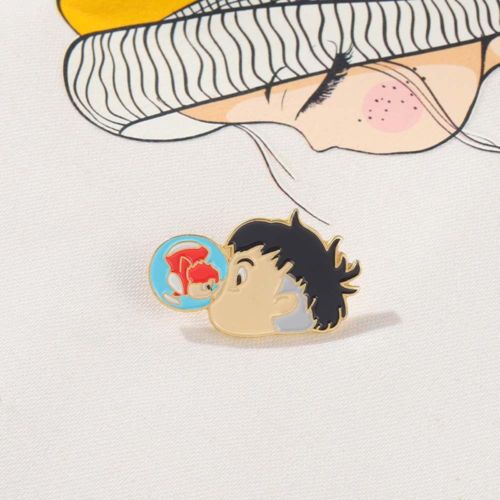 Mxbeauty Ponyo Bros Kartun Mantel Aksesoris Perhiasan Di Tebing Film Kerah Bros Lencana Pin Enamel Pin